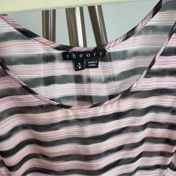 Theory 100% Silk Striped Pink and Black Sleeveless Top Blouse Size Small - Picture 3 of 6